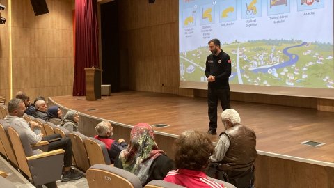 Kartal Belediyesi’nden dezavantajlı bireylere ve ailelerine ‘Afet Bilinçlendirme’ semineri