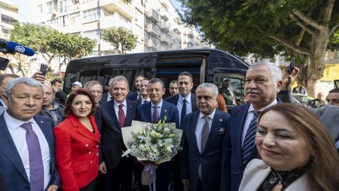 Özgür Özel'den Mersin Büyükşehir Belediyesi'ne ziyaret! Vahap Seçer'e övgü dolu sözler