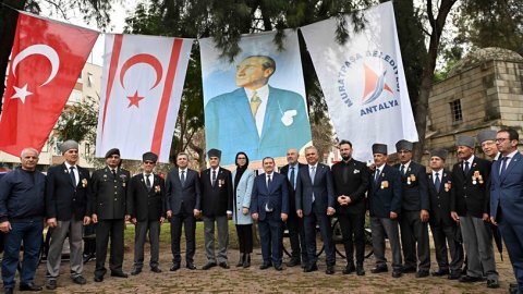 Muratpaşa Belediye Başkanı Ümit Uysal, Rauf Denktaş ve Fazıl Küçük anmasına katıldı