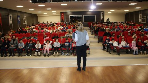 Kartal Belediyesi’nden miniklere özel okuma etkinliği