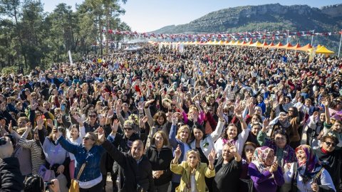 Mersin Büyükşehir Belediyesi'nin 3. Nergis Şenliği'nden renkli görüntüler