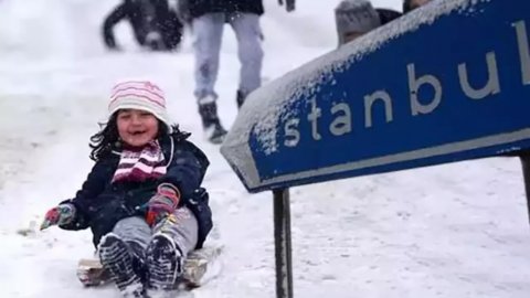 İstanbul'da yarın okullar tatil edildi