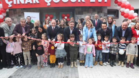 İzmit Belediyesi Şirintepe Mahallesi'nde Havva Kolaylı Çınar Çocuk Evi’ni açtı