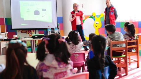 Konak Belediyesi'nden 7’den 70’e afet bilinci eğitimi